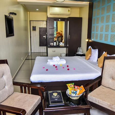 Hotel Tulsi Residency 普杰 外观 照片