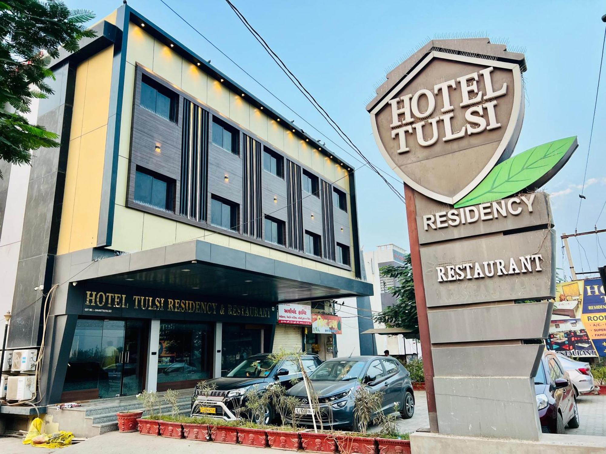 Hotel Tulsi Residency 普杰 外观 照片