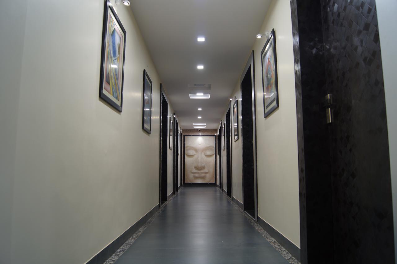 Hotel Tulsi Residency 普杰 外观 照片