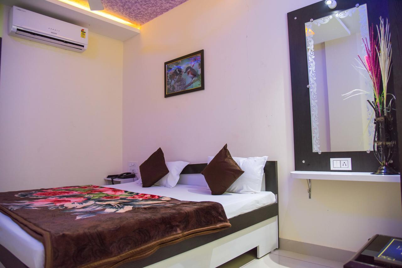 Hotel Tulsi Residency 普杰 外观 照片
