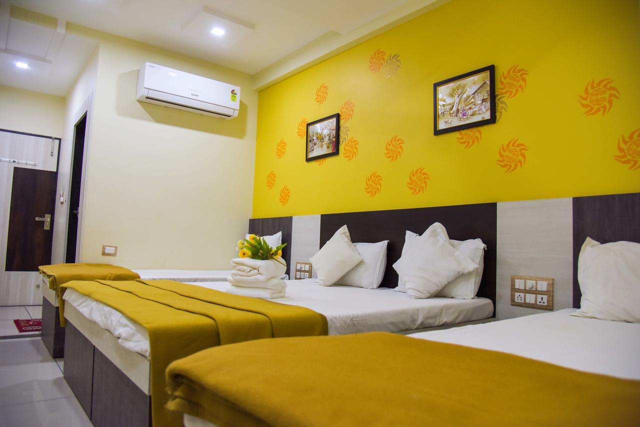 Hotel Tulsi Residency 普杰 外观 照片