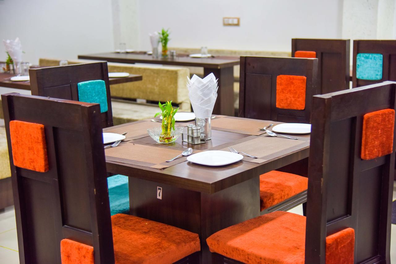 Hotel Tulsi Residency 普杰 外观 照片