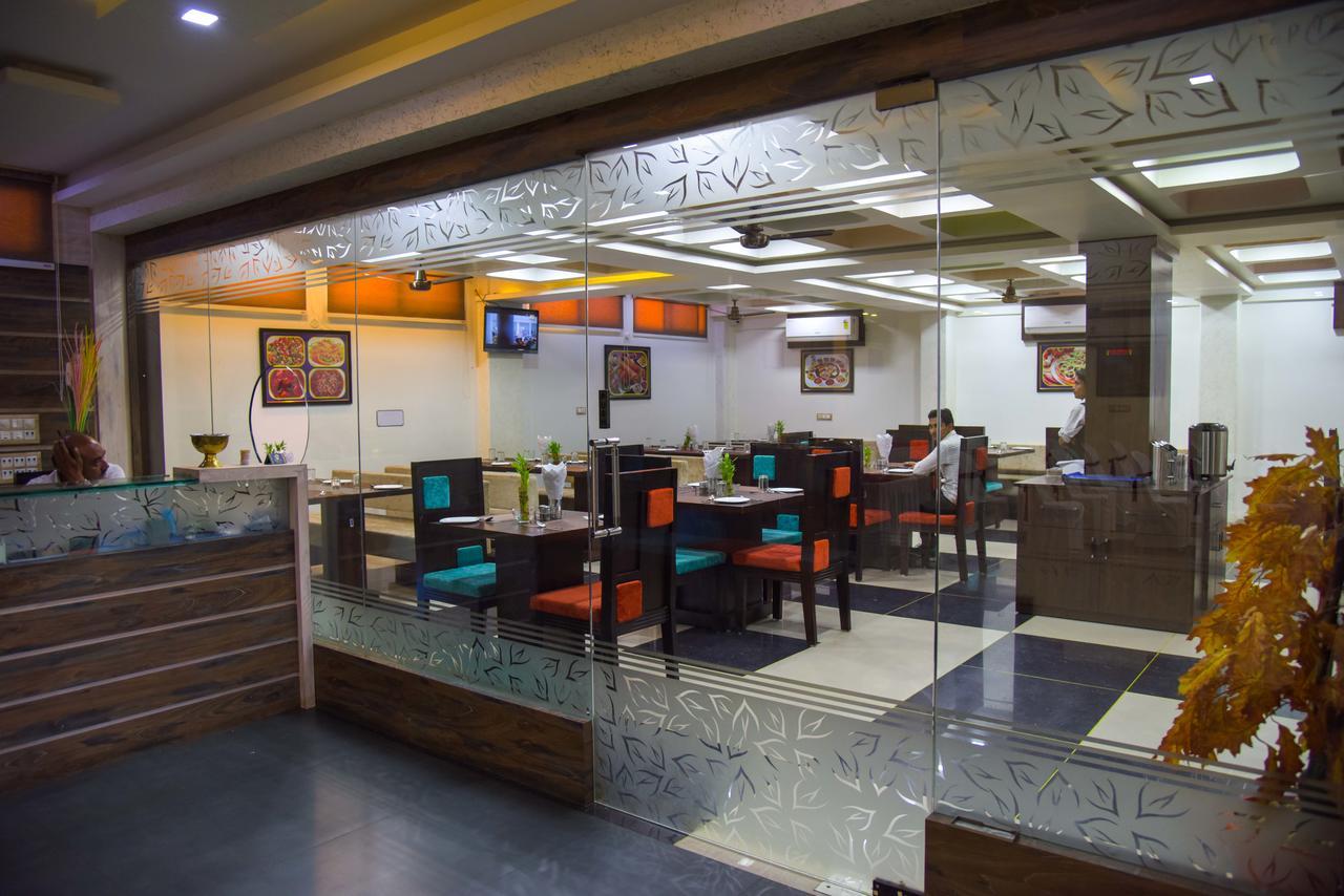 Hotel Tulsi Residency 普杰 外观 照片