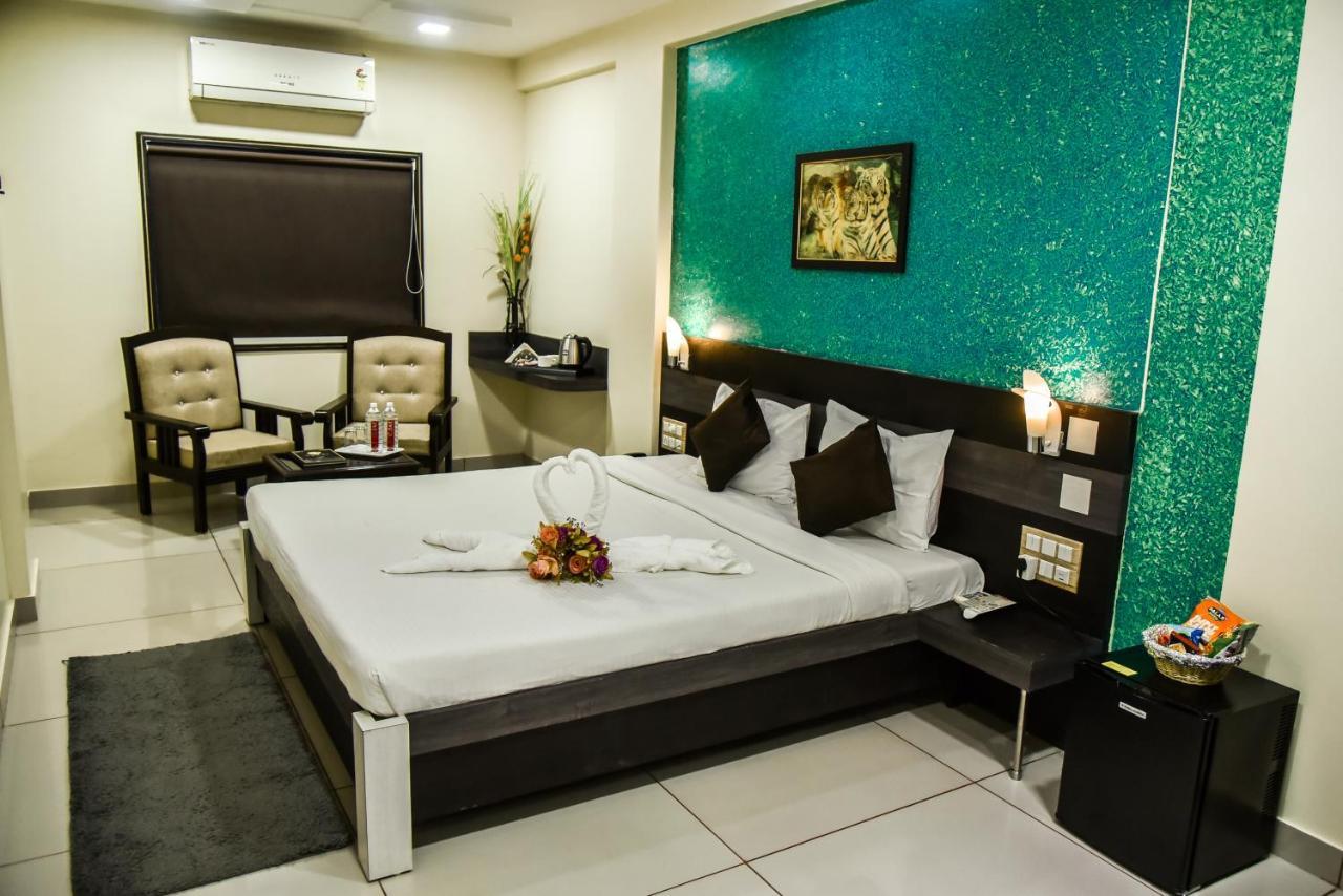 Hotel Tulsi Residency 普杰 外观 照片