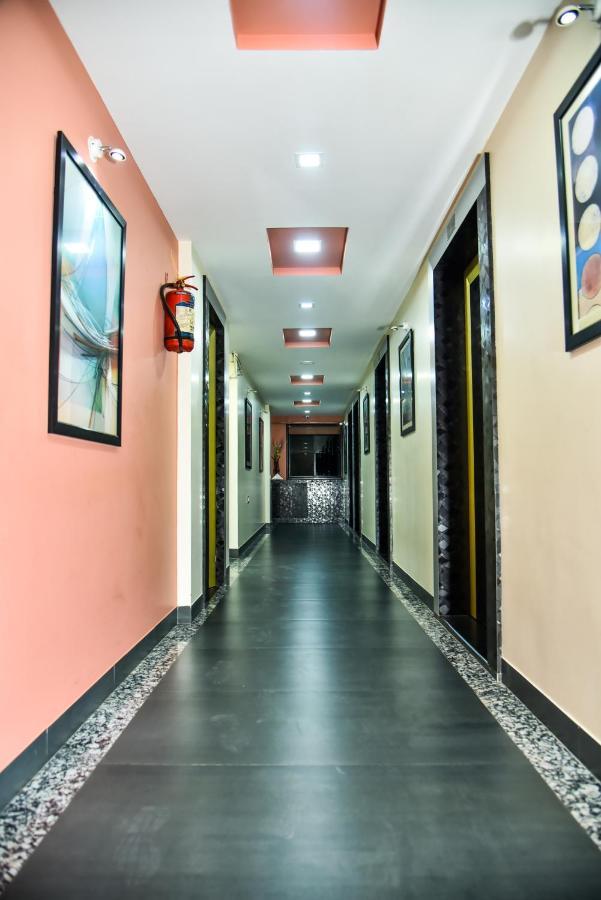 Hotel Tulsi Residency 普杰 外观 照片