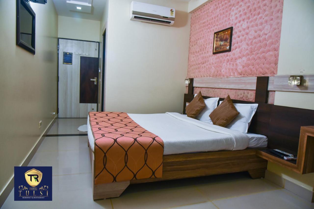 Hotel Tulsi Residency 普杰 外观 照片