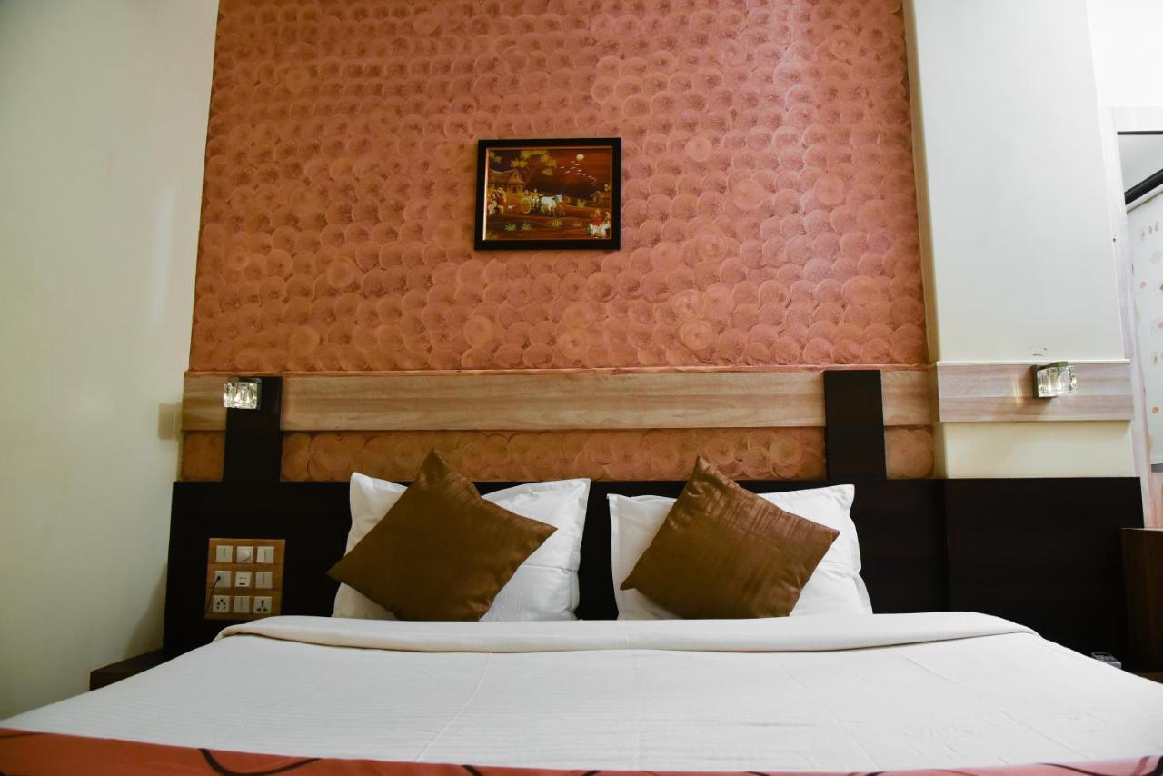 Hotel Tulsi Residency 普杰 外观 照片