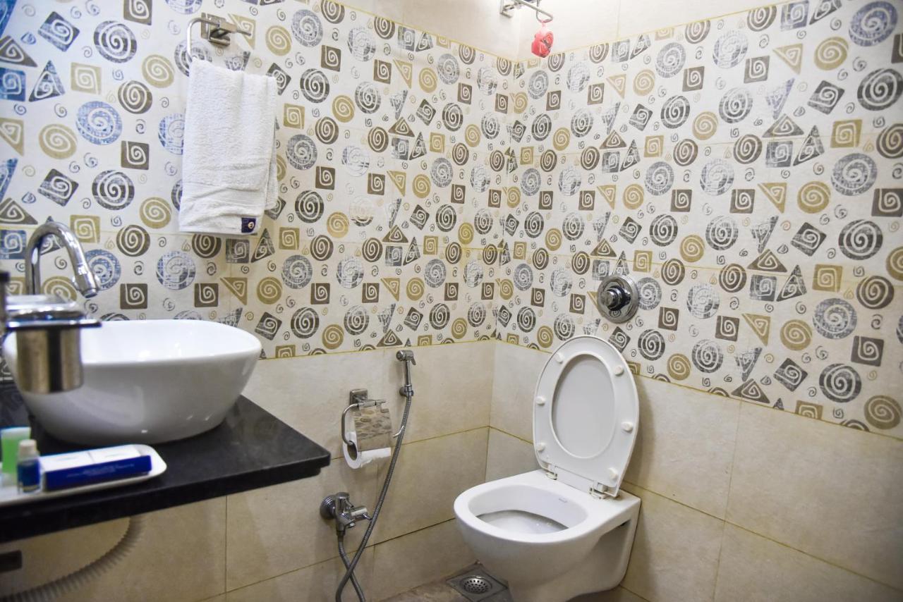 Hotel Tulsi Residency 普杰 外观 照片