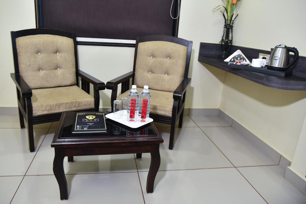 Hotel Tulsi Residency 普杰 外观 照片
