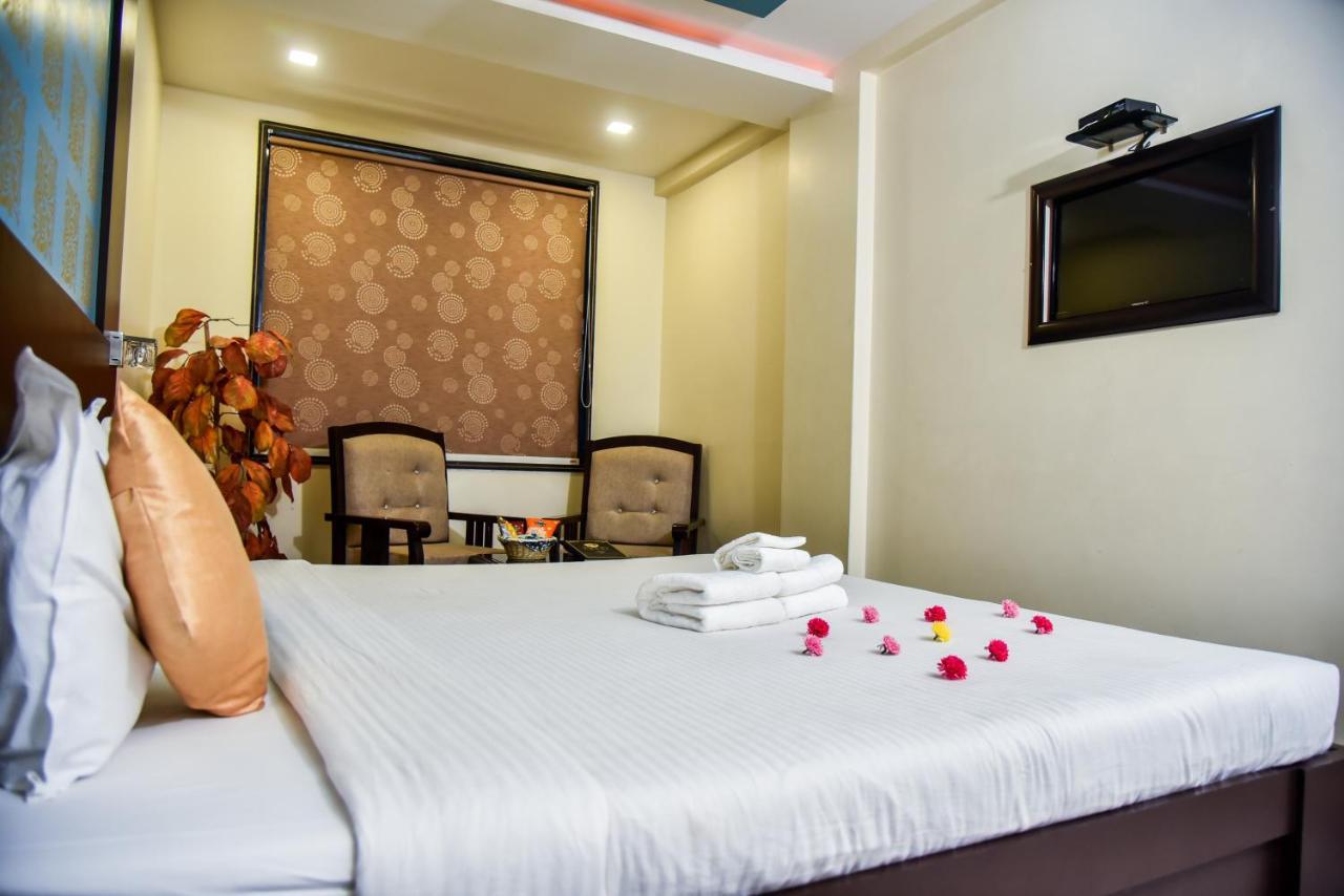 Hotel Tulsi Residency 普杰 外观 照片